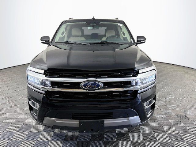 Used 2022 Ford Expedition Limited RWD image 2