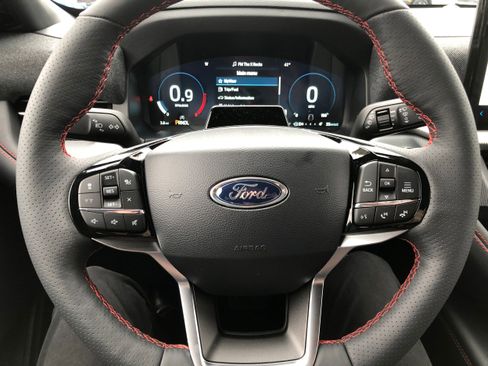 New 2026 Ford Explorer ST-Line w/ ST-Line Street Pack image 15