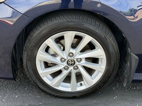 Used 2021 Toyota Camry LE image 10