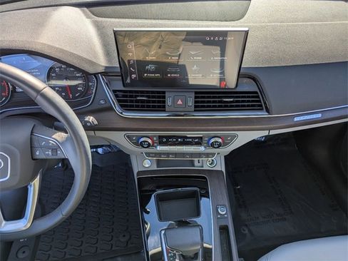 Used 2023 Audi Q5 2.0T Premium w/ Convenience Package image 17