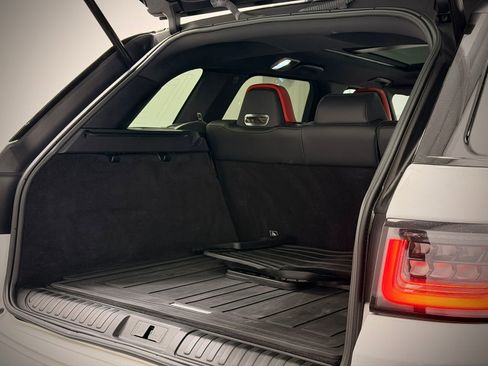 Used 2022 Land Rover Range Rover Sport SVR image 12