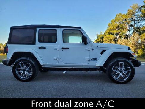 Used 2024 Jeep Wrangler Unlimited w/ Convenience Group image 15