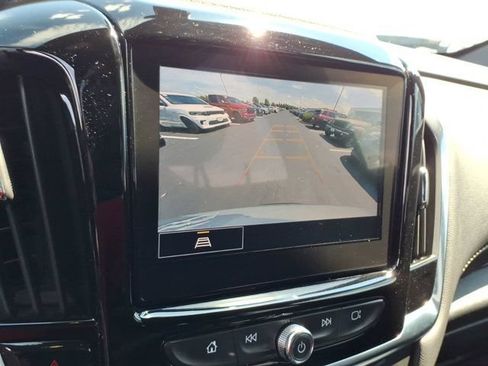 Used 2022 Chevrolet Traverse LT w/ Midnight/Sport Edition FWD image 13