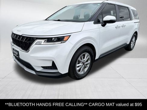 Used 2024 Kia Carnival LX image 4