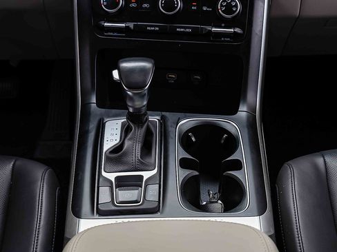 Certified 2023 Kia Carnival LX image 14