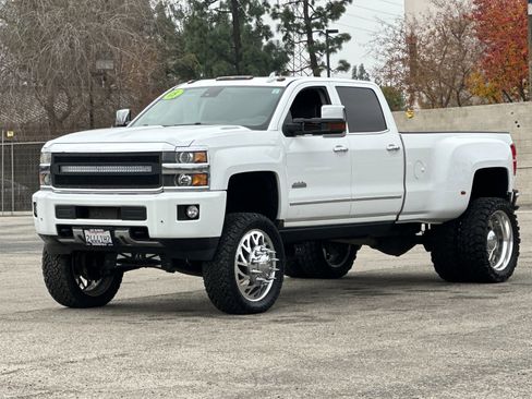 Used 2015 Chevrolet Silverado 3500 High Country w/ Duramax Plus Package image 8