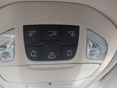 Used 2023 Chrysler Pacifica Touring-L FWD image 20