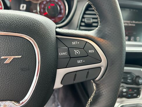 Used 2016 Dodge Challenger SRT Hellcat RWD image 15