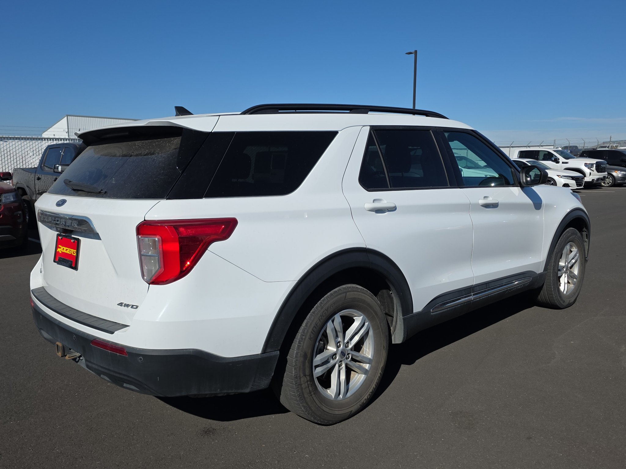 Used 2022 Ford Explorer XLT w/ Class IV Trailer Tow Package AWD/4WD image 8