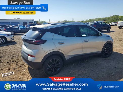 Used 2023 Chevrolet Bolt EUV LT w/ Convenience Package FWD image 4