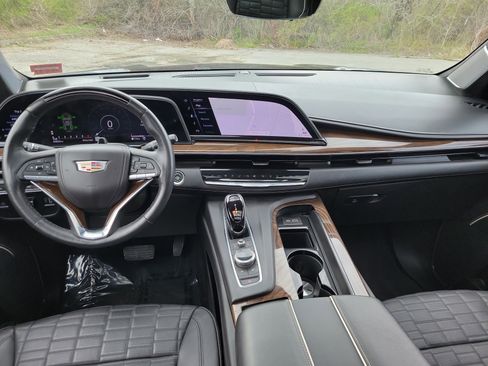 Used 2023 Cadillac Escalade ESV Sport Platinum w/ LPO, ONYX Package AWD/4WD image 19