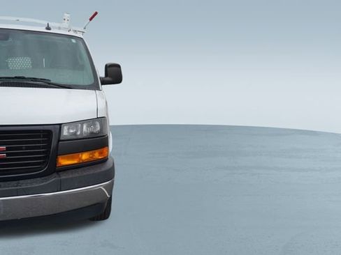 Used 2021 GMC Savana 3500 w/ Driver Convenience Package image 32