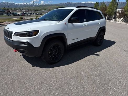 Used 2022 Jeep Cherokee Trailhawk w/ Premium Leather Package AWD/4WD image 1