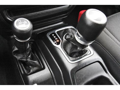 Used 2023 Jeep Wrangler Unlimited w/ Cold Weather Group AWD/4WD image 25