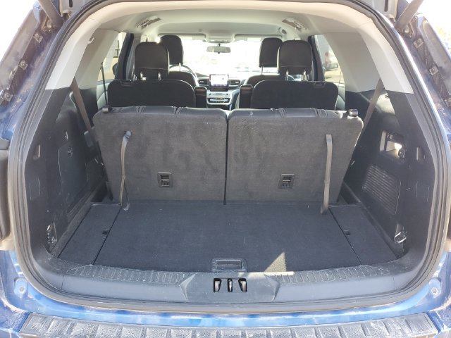 Used 2021 Ford Explorer XLT w/ Equipment Group 202A AWD/4WD image 8