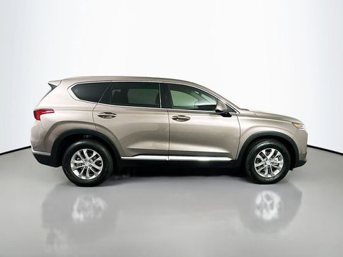Used 2019 Hyundai Santa Fe SEL FWD image 4