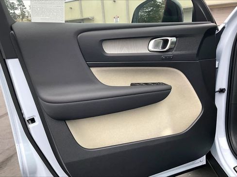 New 2026 Volvo XC40 B5 Plus w/ Protection Package Premier image 24