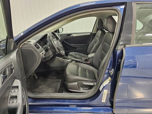 Used 2011 Volkswagen Jetta TDI image 12