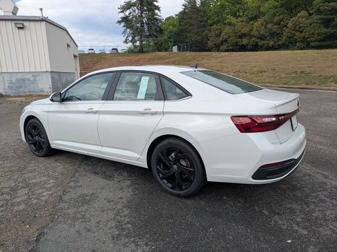New 2026 Volkswagen Jetta SE FWD image 6
