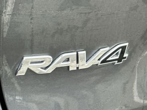 Used 2025 Toyota RAV4 SE image 18