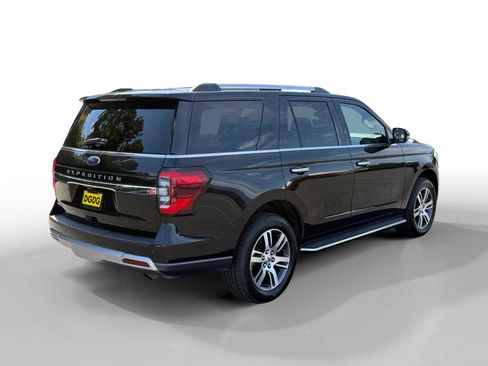 Used 2023 Ford Expedition Limited image 5