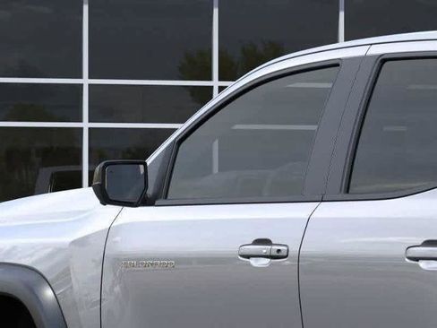 New 2026 Chevrolet Colorado ZR2 w/ Technology Package image 12