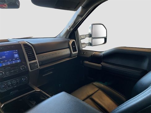 Used 2021 Ford F350 Lariat w/ Chrome Package image 21
