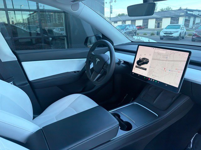 Used 2021 Tesla Model Y 2WD image 12