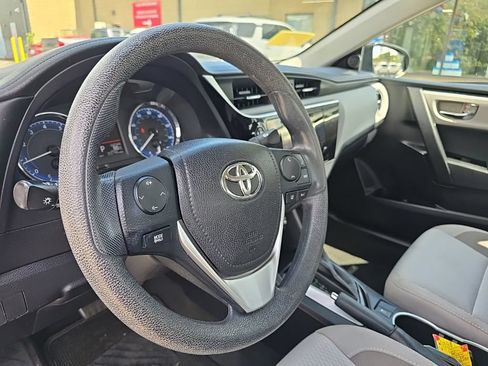 Used 2017 Toyota Corolla LE w/ Carpet Mat Package (TMS) FWD image 31