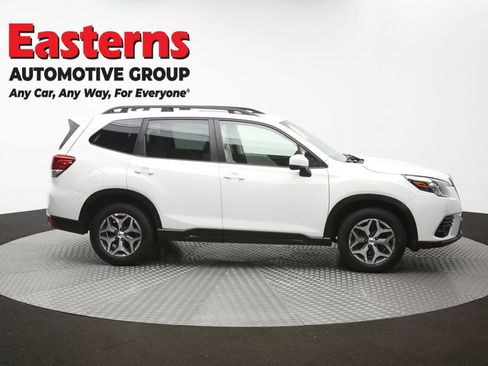 Used 2022 Subaru Forester Premium AWD/4WD image 49