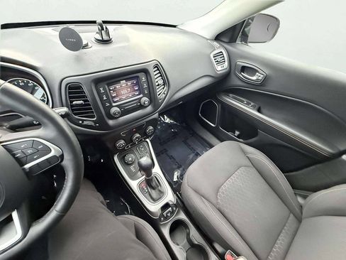 Used 2018 Jeep Compass Sport w/ Cold Weather Group image 18