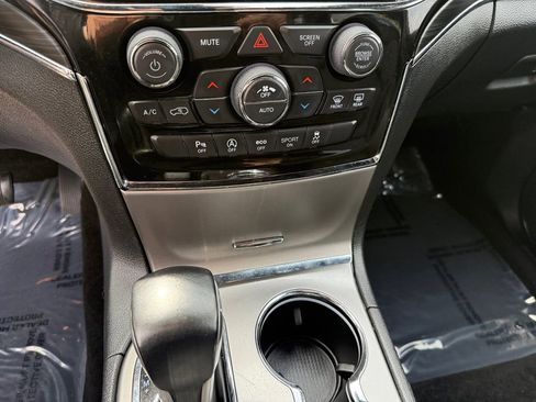 Used 2021 Jeep Grand Cherokee Limited image 19