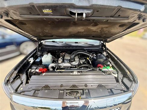 Used 2016 Nissan Titan SL AWD/4WD image 23