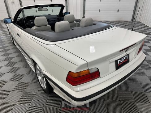 Used 1999 BMW 323i Convertible RWD image 18