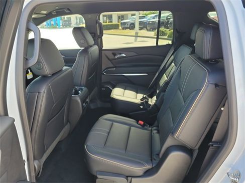 New 2026 Chevrolet Traverse High Country image 7