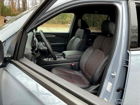 New 2025 Honda Pilot Black Edition image 11