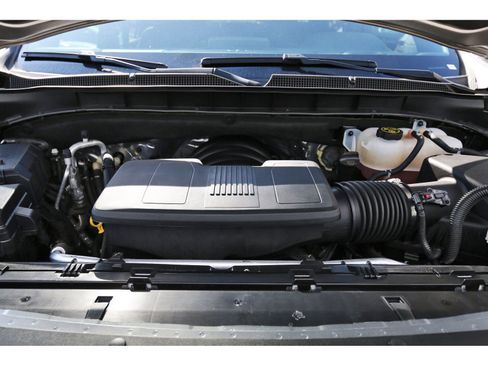 Used 2024 Chevrolet Suburban LT w/ Luxury Package image 32