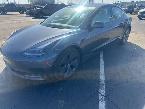 Used 2023 Tesla Model 3 Standard Range image 2