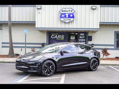 Used 2018 Tesla Model 3 Long Range RWD image 1