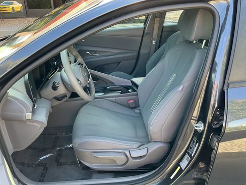 Used 2021 Hyundai Elantra SEL w/ Cargo Package FWD image 10