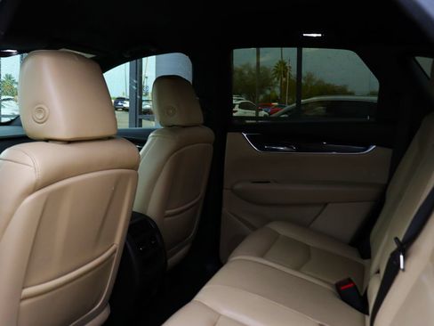 Used 2017 Cadillac XT5 FWD image 35