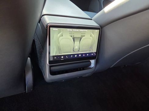 Used 2025 Tesla Model 3 Long Range RWD image 8