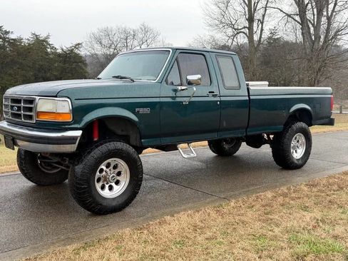 Used 1994 Ford F250 XLT image 2