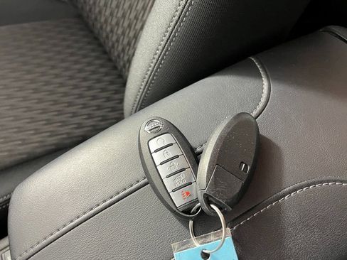 Used 2020 Nissan Rogue SV image 29