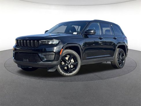 Used 2023 Jeep Grand Cherokee Altitude image 1
