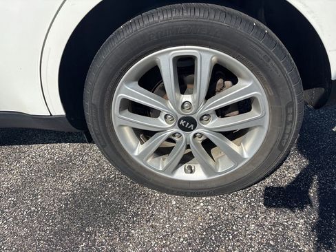 Used 2019 Kia Soul + image 14