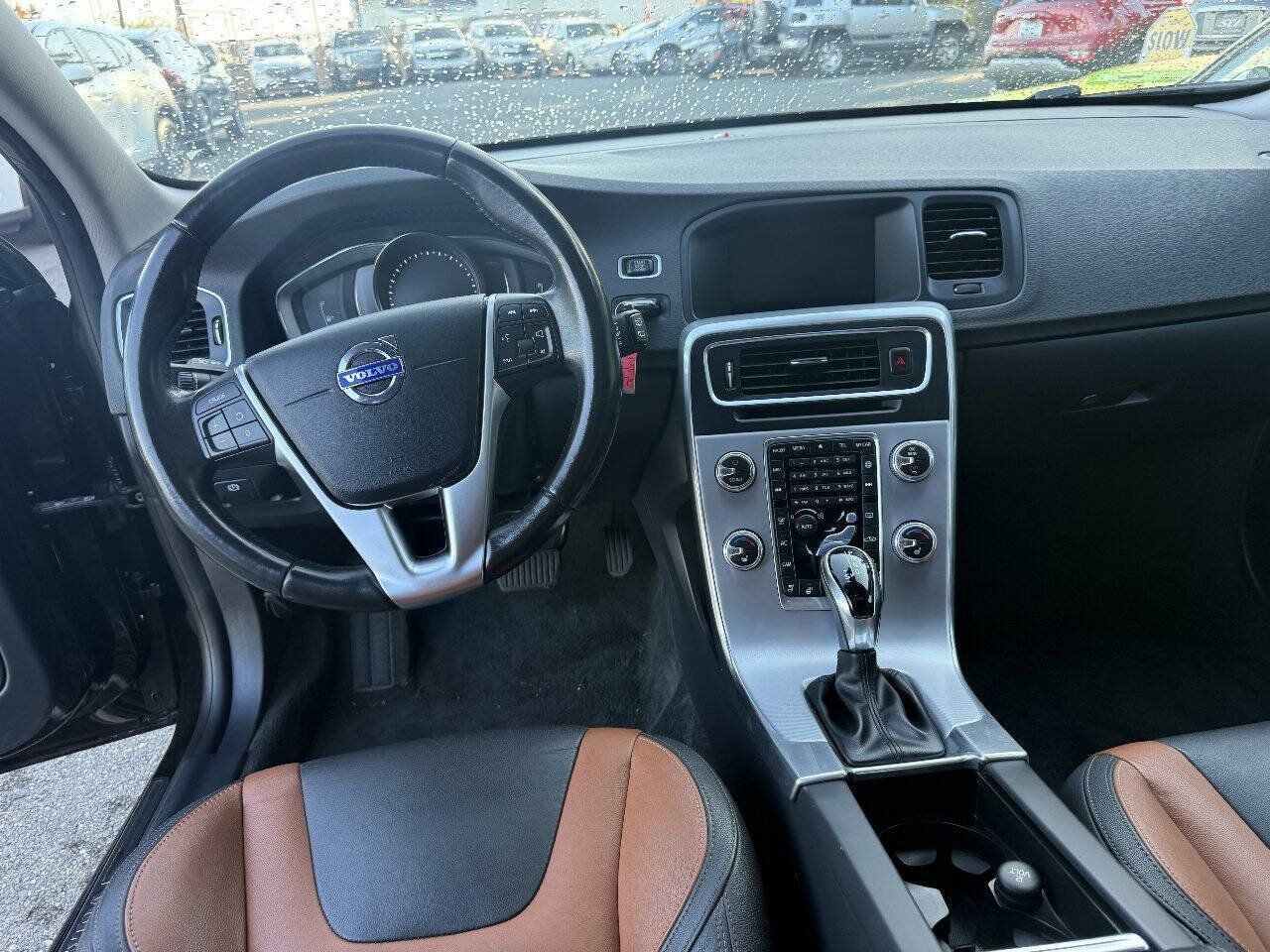 Used 2018 Volvo V60 T5 Cross Country w/ Convenience Package AWD/4WD image 17