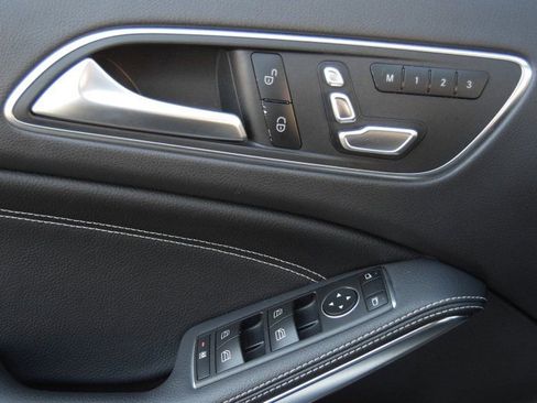 Used 2020 Mercedes-Benz GLA 250 4MATIC image 11