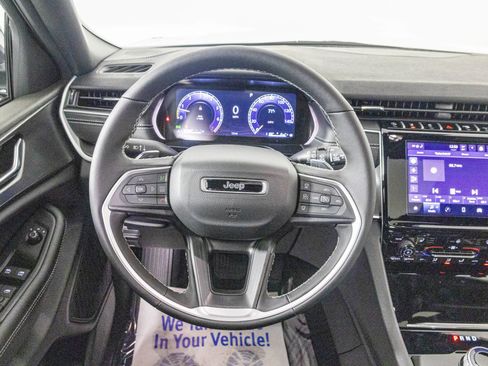 New 2025 Jeep Grand Cherokee L Altitude image 29