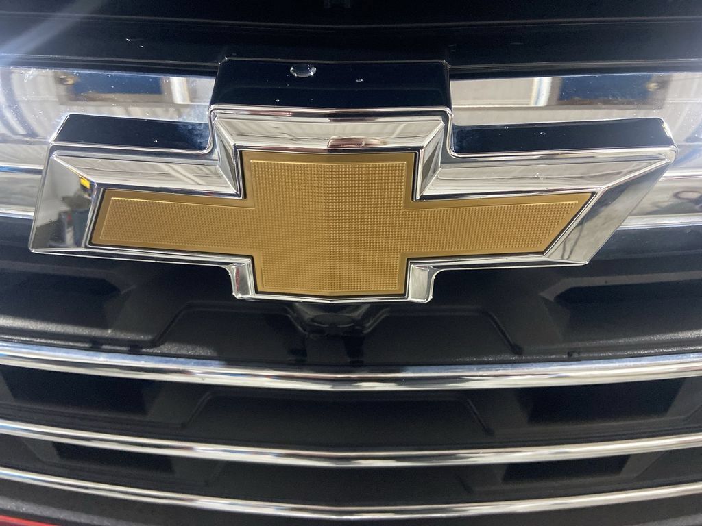 Certified 2025 Chevrolet Traverse LT AWD/4WD image 30